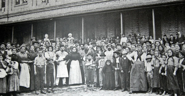 Italian community in São Paulo circa 1920.