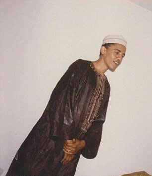 Obama in Muslim clothes