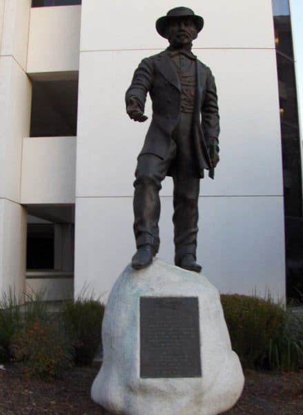 John_Sutter_statue