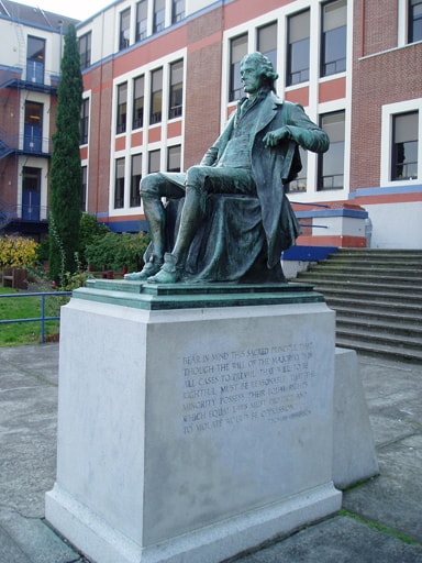 Statue of Thomas Jefferson at Jefferson High School