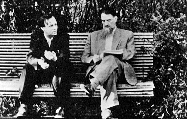 Russian physicists Andrei Sakharov (left) and Igor Kurchatov