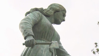 Hannah Duston statue