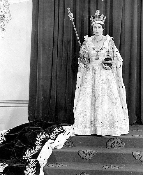 伊丽莎白女王在加冕典礼上。