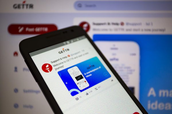 Gettr App on Smartphone