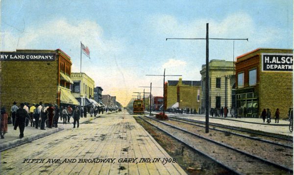 5th Ave and Broadway in 1908